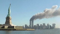 Das World-Trade-Center steht in Flammen. Quelle: Public Domain.